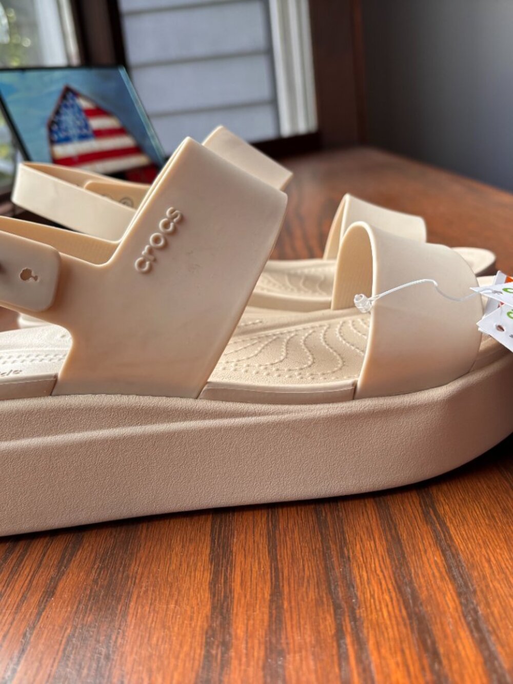 NEW  NWT Crocs Brooklyn Low Wedge Sandals – Bone/Latte – Women's Size 8 - Picture 2 of 3